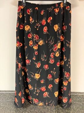 3/30 Maggie Barnes black floral maxi skirt 18w